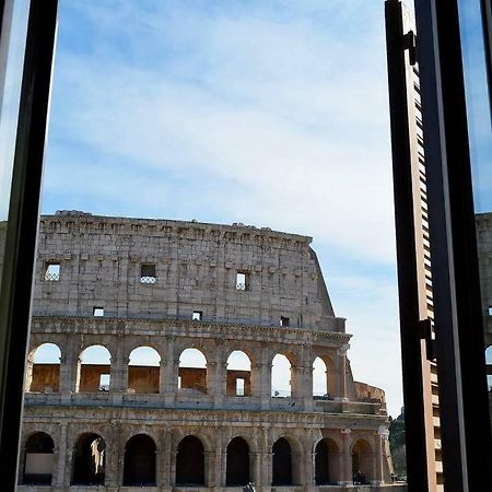 Jacuzzi In Front Of The Colosseum روما المظهر الخارجي الصورة