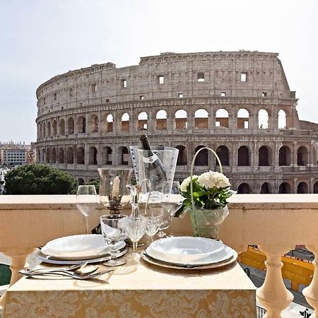 Jacuzzi In Front Of The Colosseum روما المظهر الخارجي الصورة