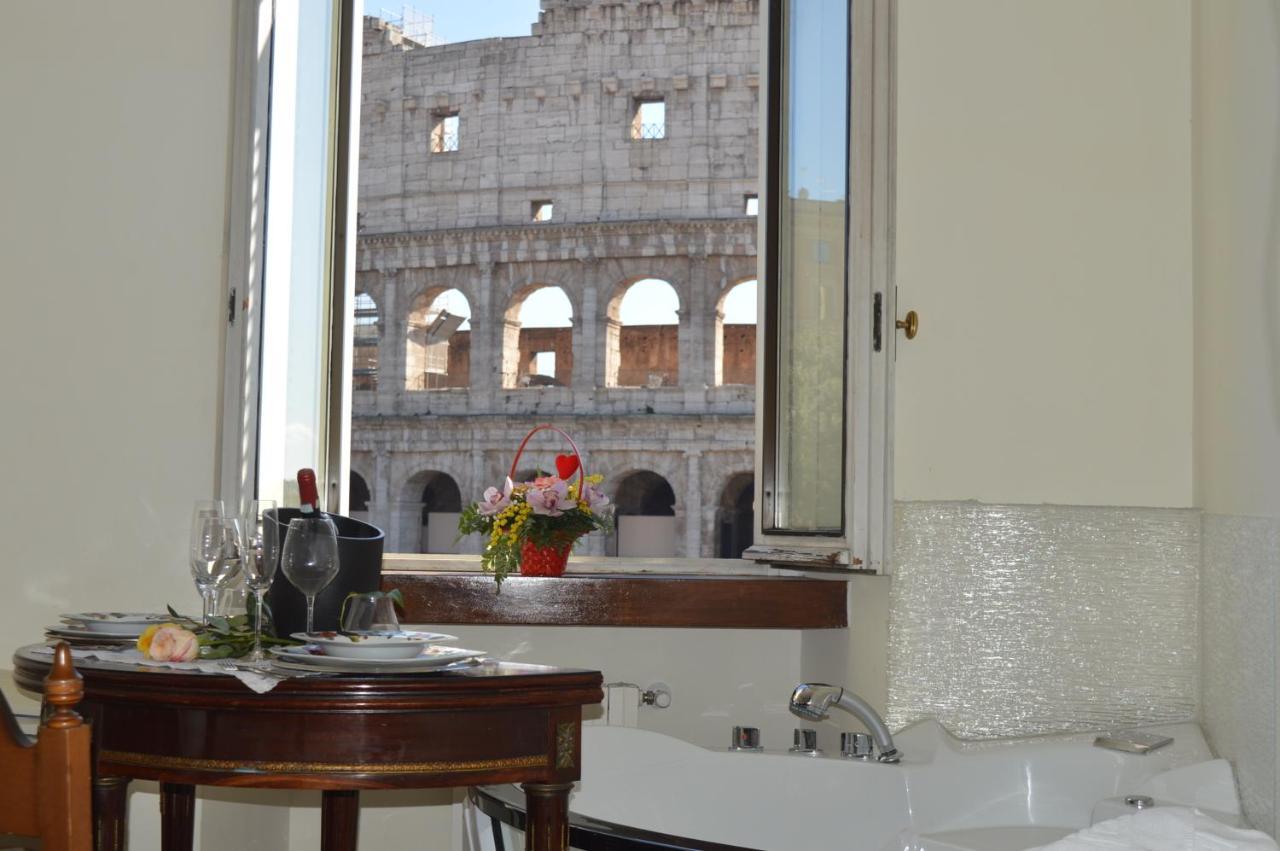 Jacuzzi In Front Of The Colosseum روما المظهر الخارجي الصورة